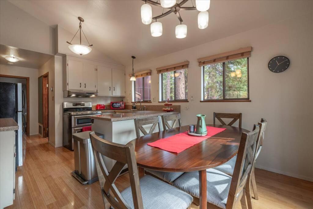 Cozy Pet-Friendly Cabin W Fenced-In Yard Close To Slopes Beach Town Carnelian Bay Eksteriør billede
